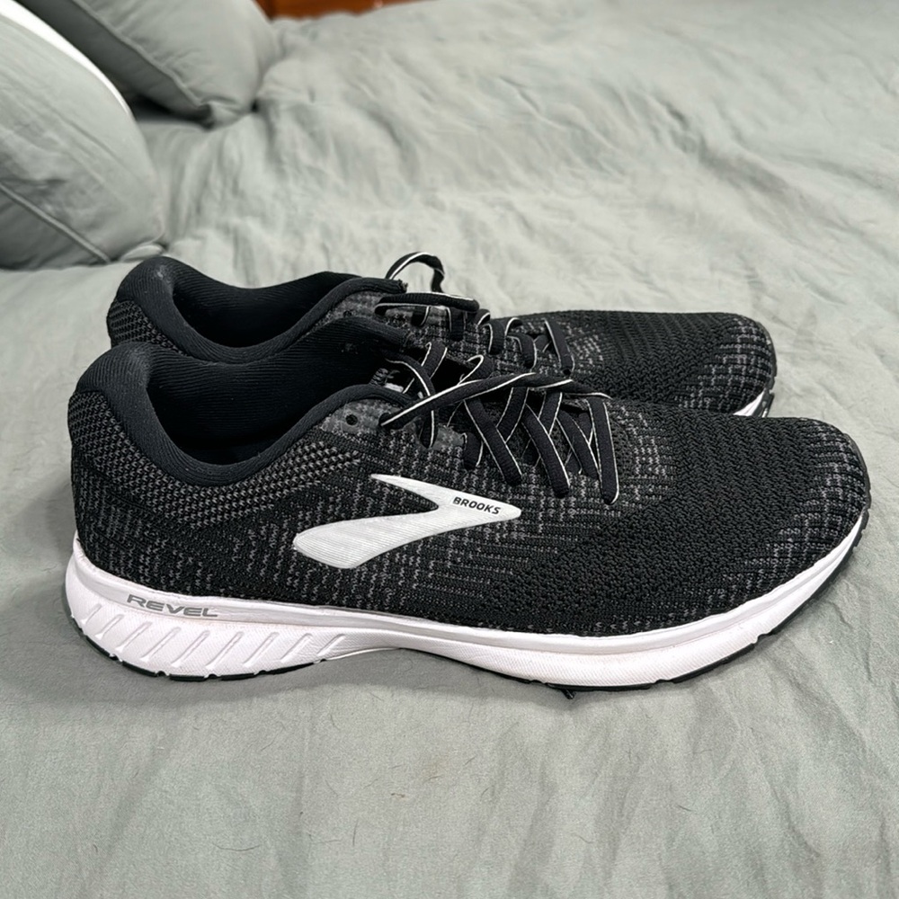 Brooks Revel 3 Sneakers